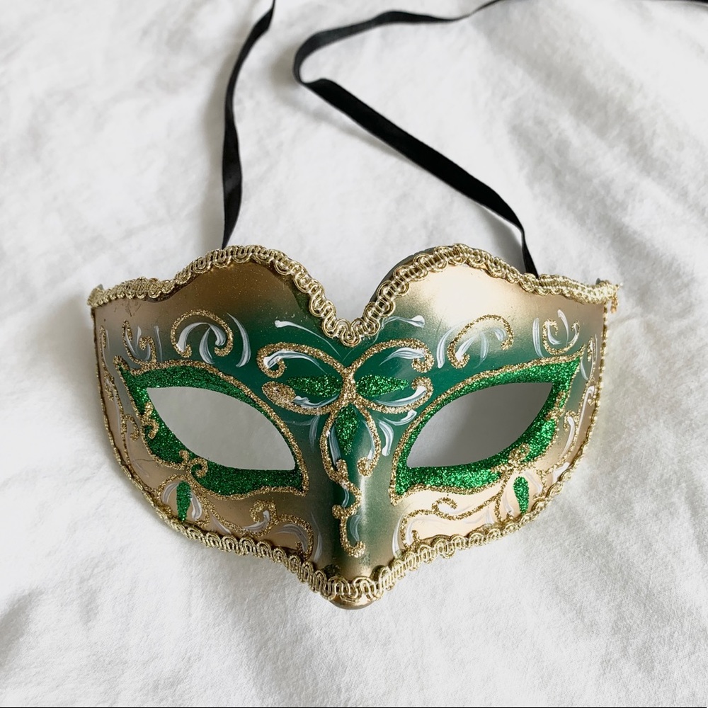 Masquerade Mask - Picture 3 of 10
